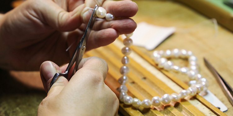 Restring Pearl Jewelry